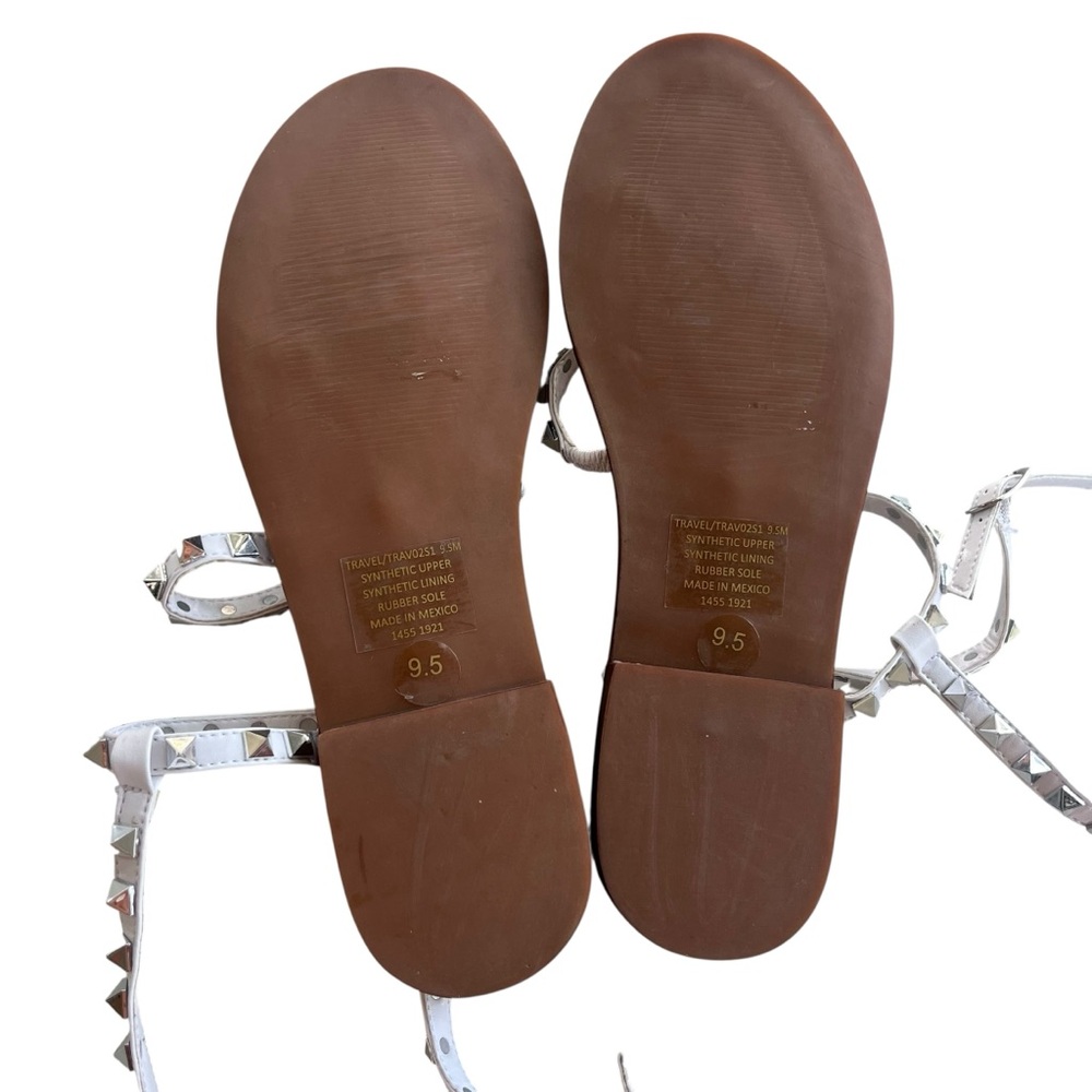 Steve Madden Women 9.5 White Silver Pyramid Studs Embellish Straps Travel Sandal - Picture 10 of 12